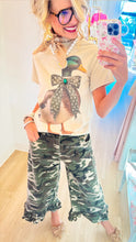 Duck Rhinestone Bow Tee