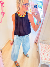 Black Sleeveless Gathered Detail Blouse
