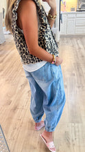 Leopard Ruffled Sleeveless Jacket