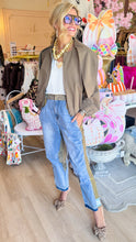 Mineral Wash Contrast Jeans