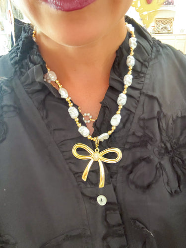 Pearl and Shine Bow Necklace